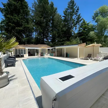 Le Domaine Des 24 Piscine 8pers بيت للعطل *